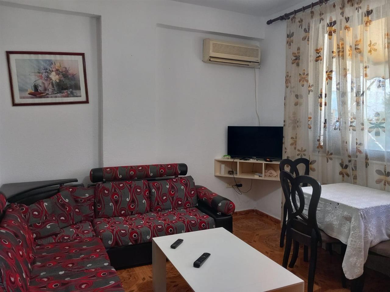 Apartament me qera tek 21dhjetori