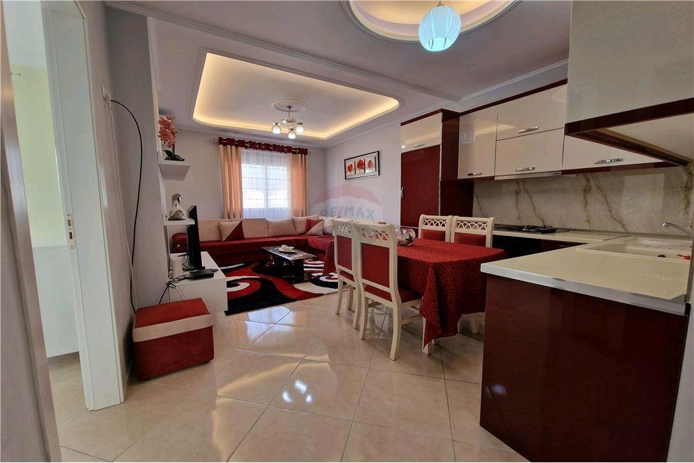 Apartament 2+1 me qera ne Skele,Vlore