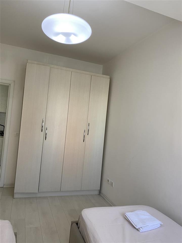 Jepet me qera 2+1+2 Kryqezimi Nisharakut