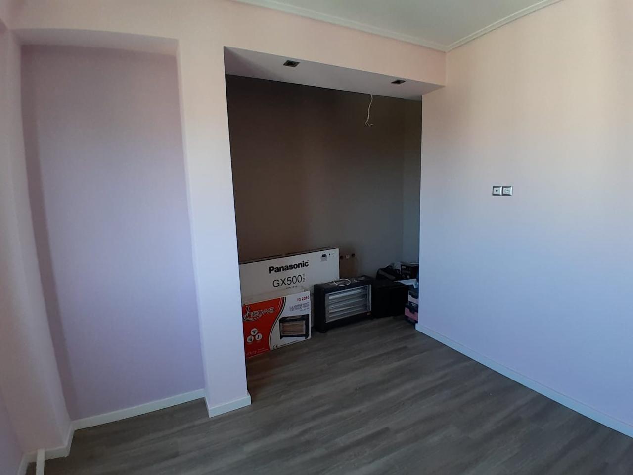 Shitet apartament 2+1+2 në Sarandë