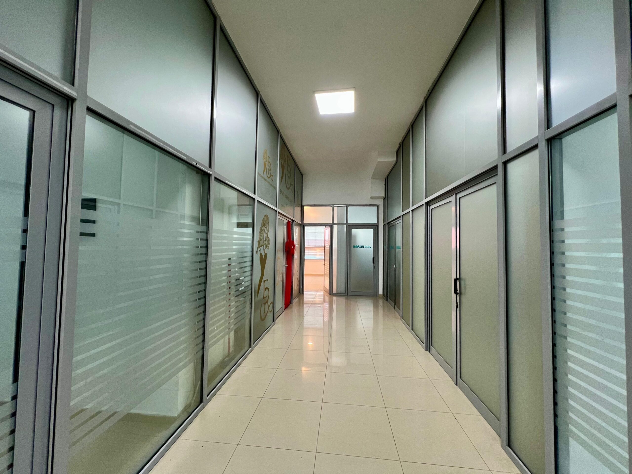 Qira, Ambient Biznesi Pazari i Ri Tiranë 500 Euro