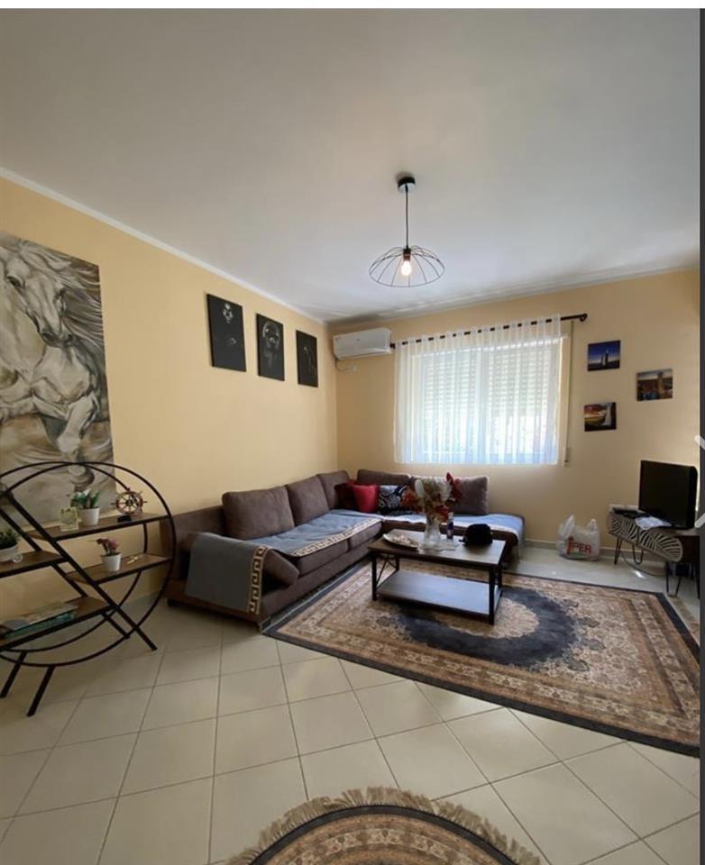 Apartament me qera