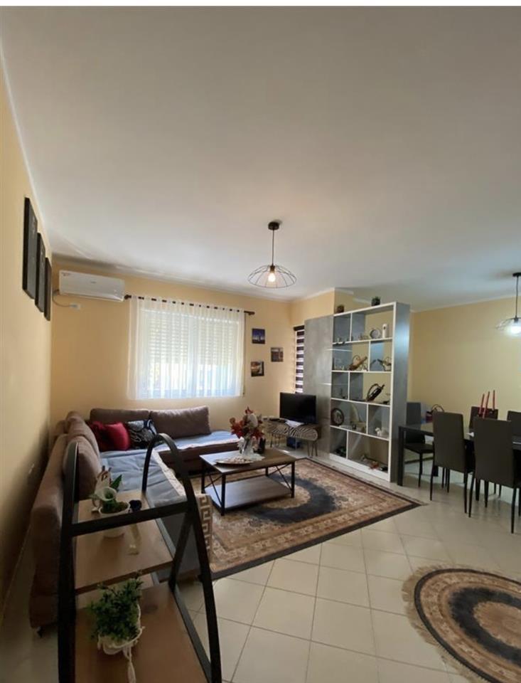 Apartament me qera
