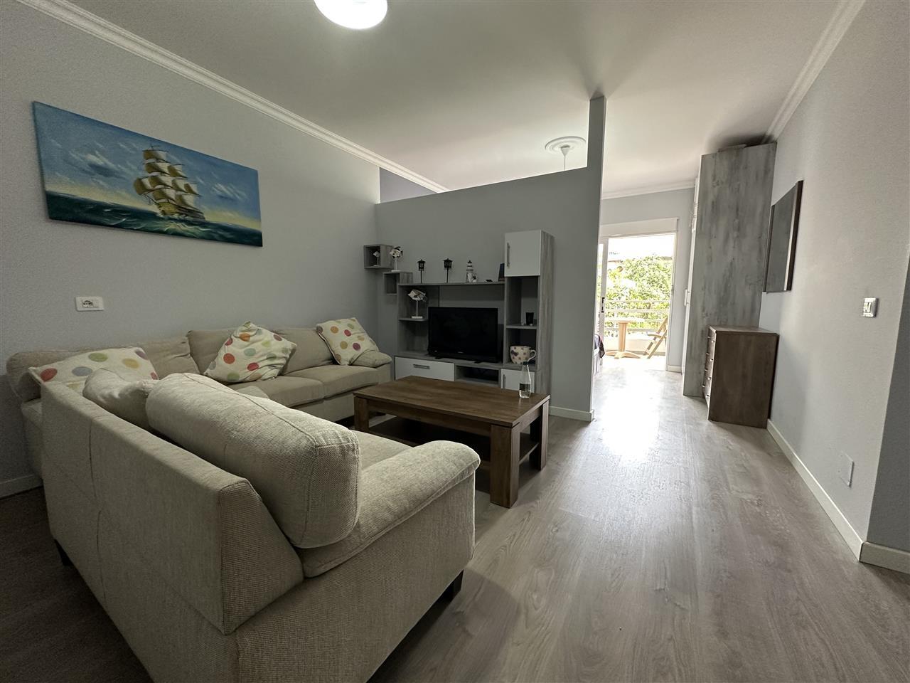 Shitet apartament në qendër të Sarandës