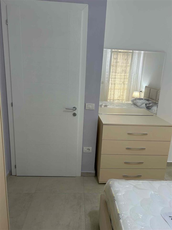 Apartament i ri me qera