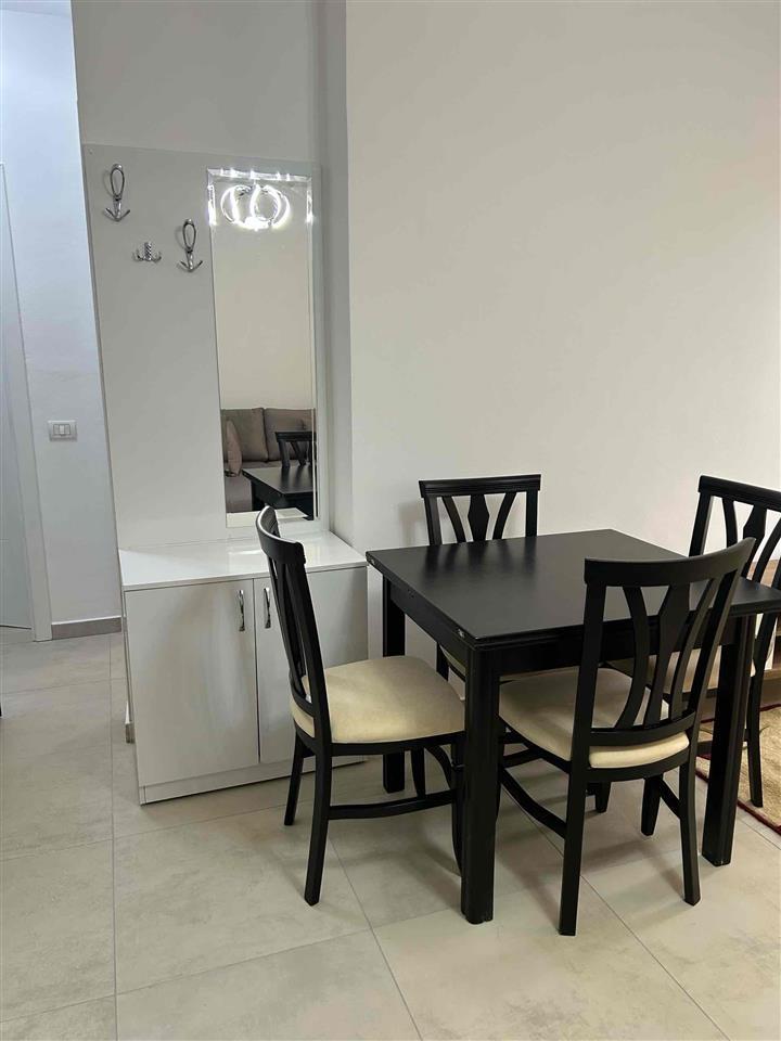 Apartament i ri me qera