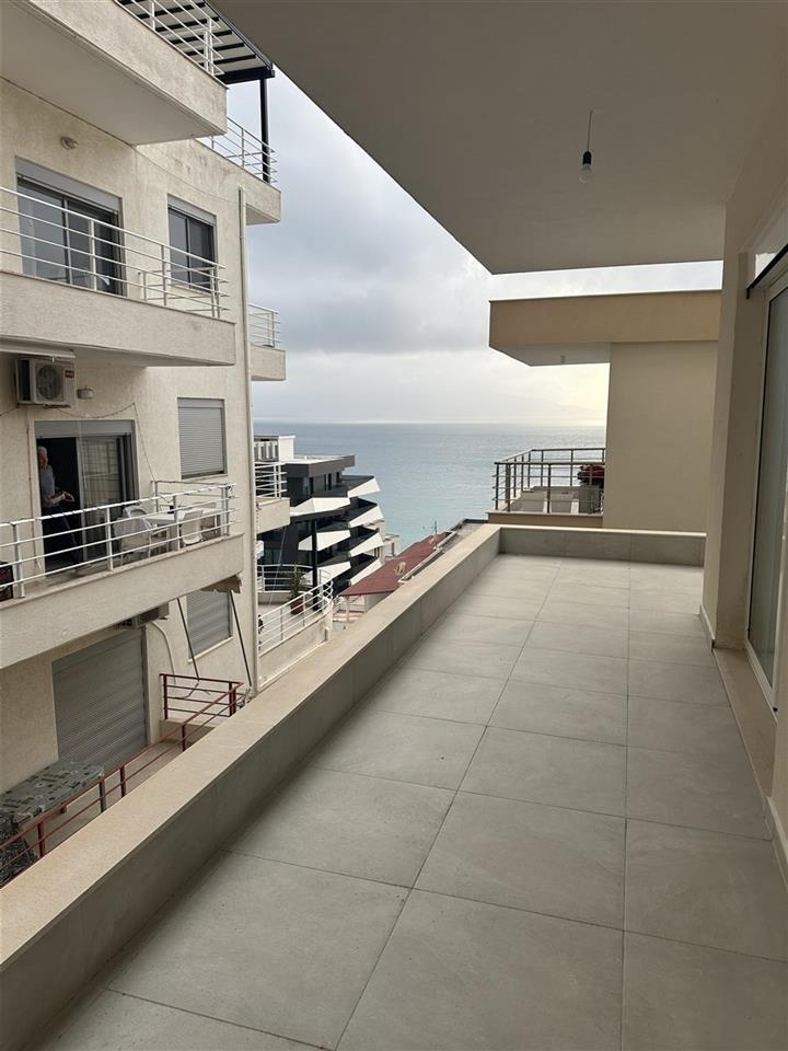Shitet apartament prane Mango Beach