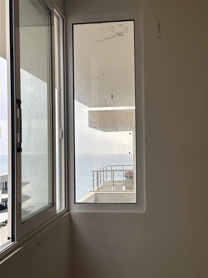 Shitet apartament prane Mango Beach