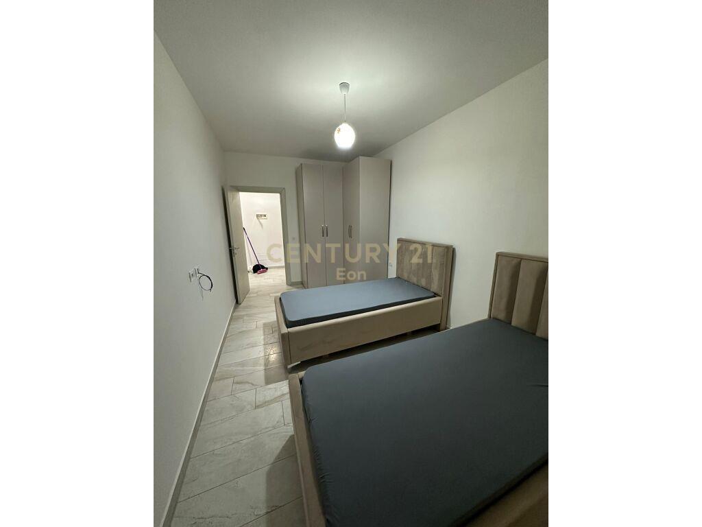 Apartament 2+1 me Qira prane Spitalit, Durrës – 350€ | 78.31