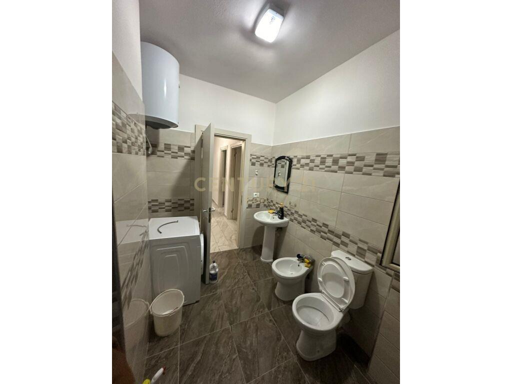 Apartament 2+1 me Qira prane Spitalit, Durrës – 350€ | 78.31