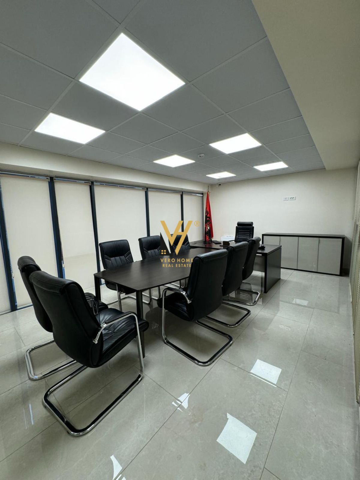 ZYRE 150M2 ME QERA TE RR.ELBASANIT 1.700 EURO