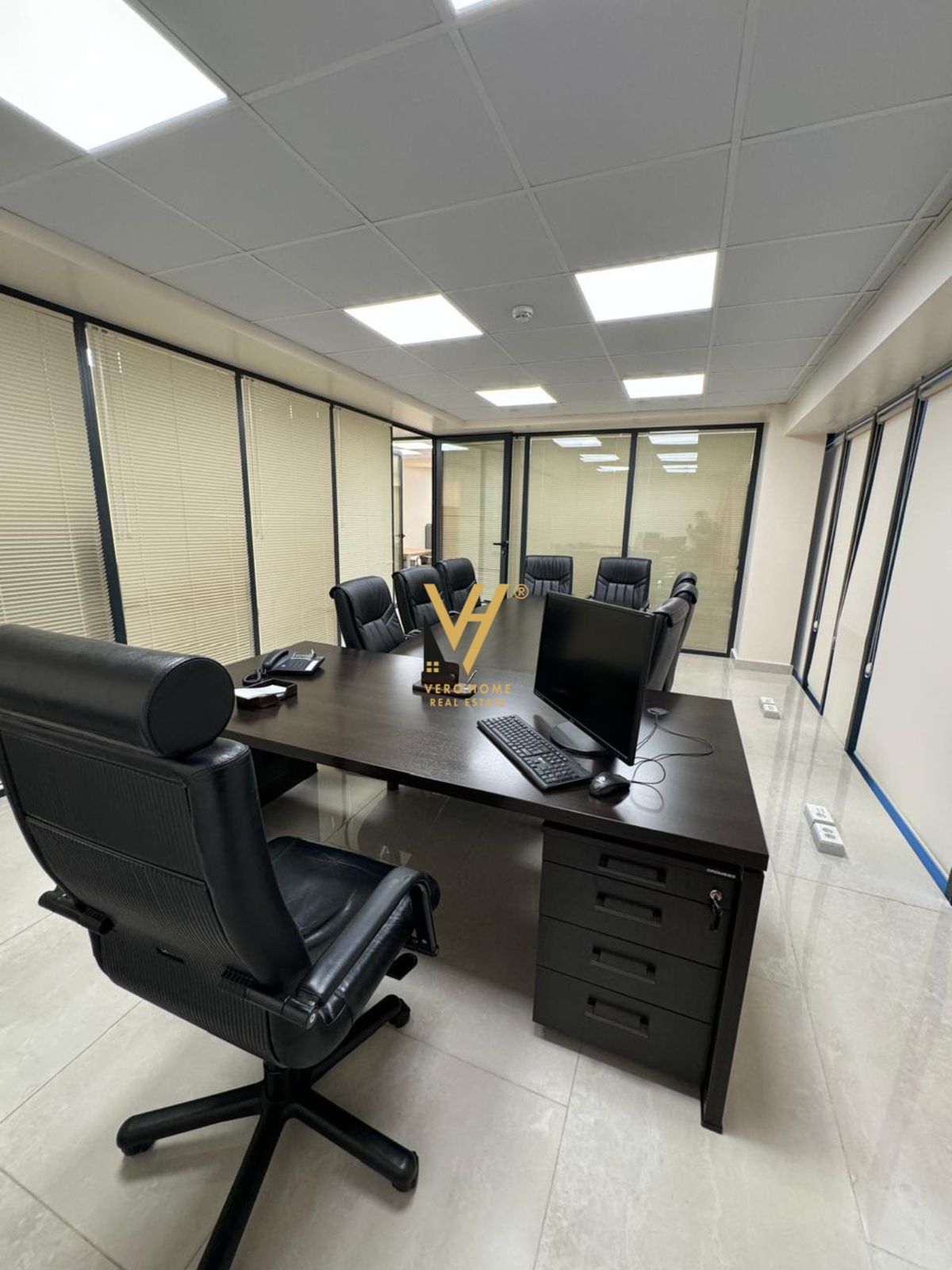 ZYRE 150M2 ME QERA TE RR.ELBASANIT 1.700 EURO