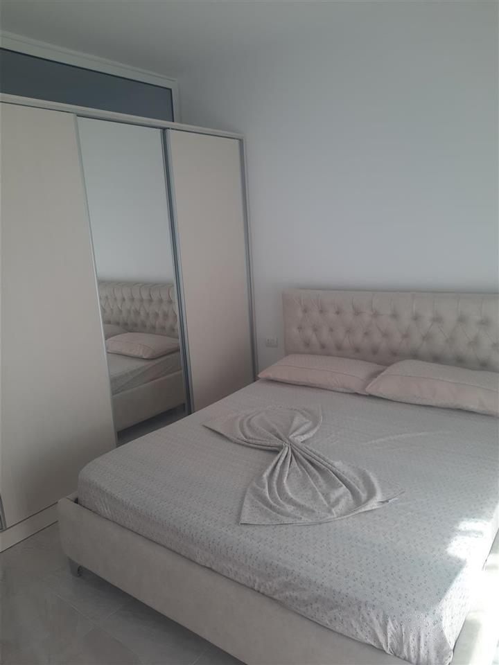 Dhoma plazhi 1+1 ,Orikum ,2500 leke nata