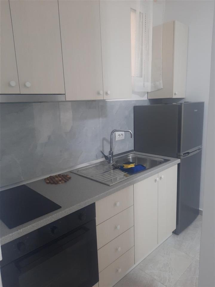 Dhoma plazhi 1+1 ,Orikum ,2500 leke nata