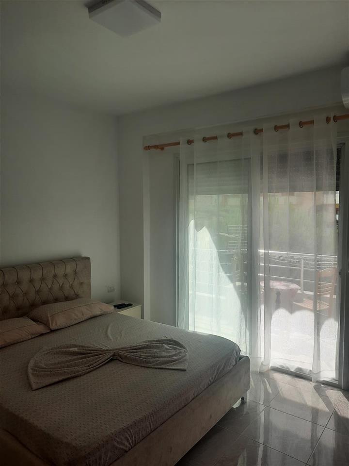 Dhoma plazhi 1+1 ,Orikum ,2500 leke nata