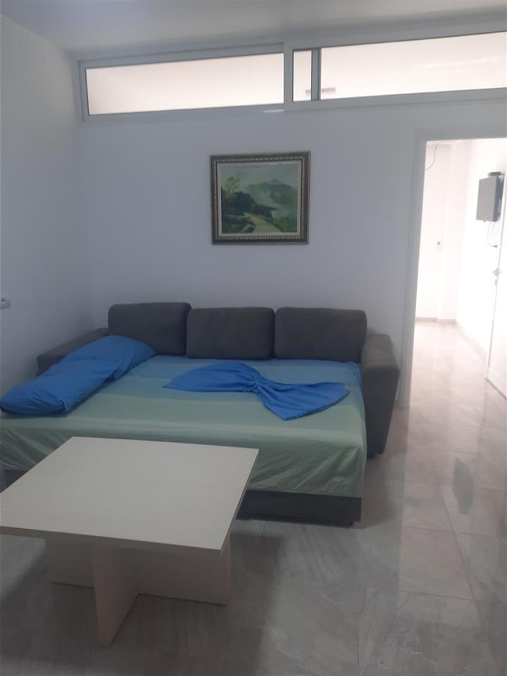 Dhoma plazhi 1+1 ,Orikum ,2500 leke nata