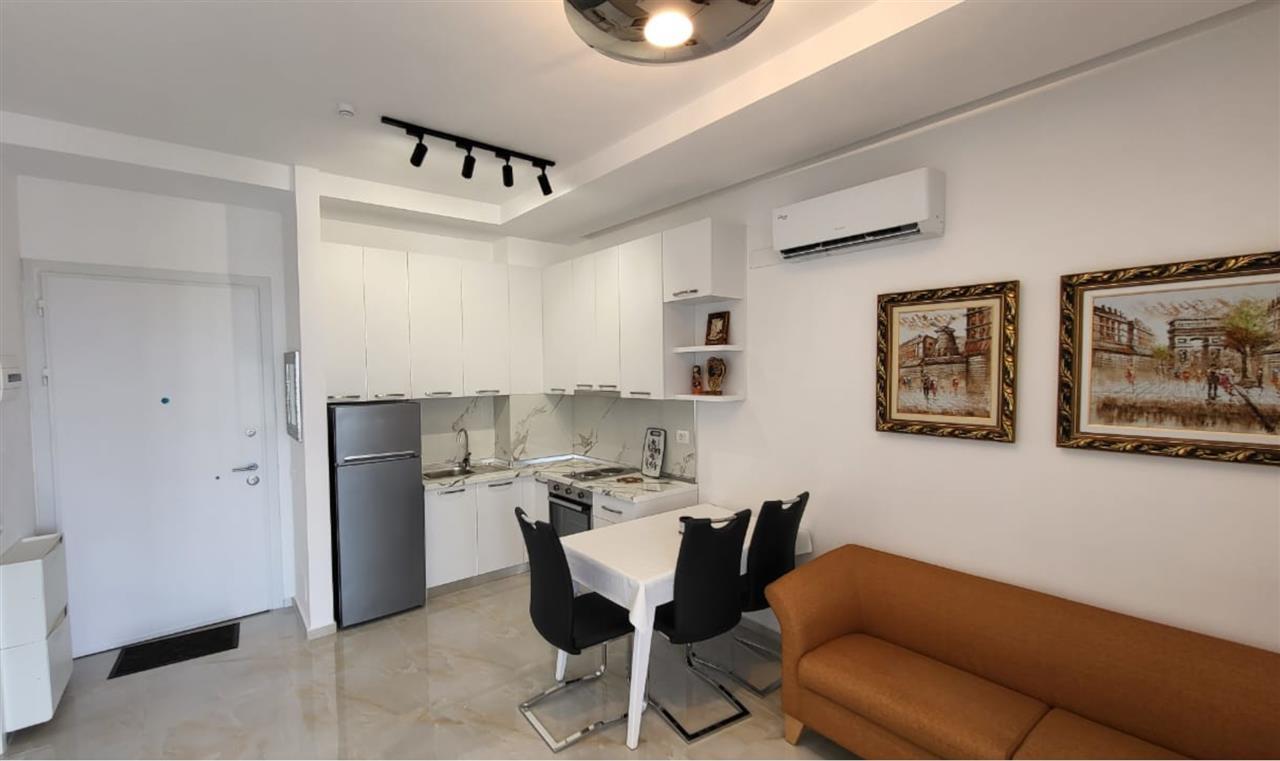 Tiranë, jap me qera apartament 1+1+BLK