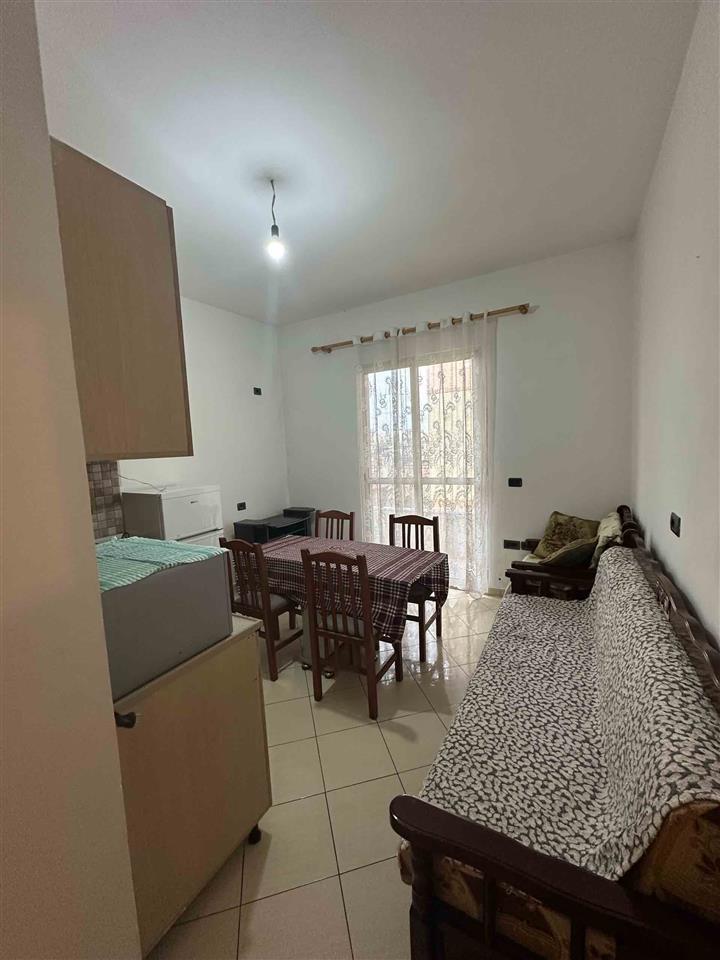 Jepet apartament me qera 1+1 mobiluar/Durrës