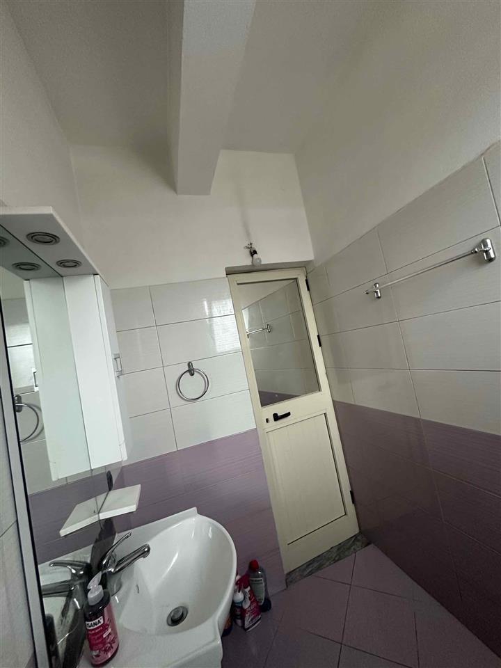 Jepet apartament me qera 1+1 mobiluar/Durrës