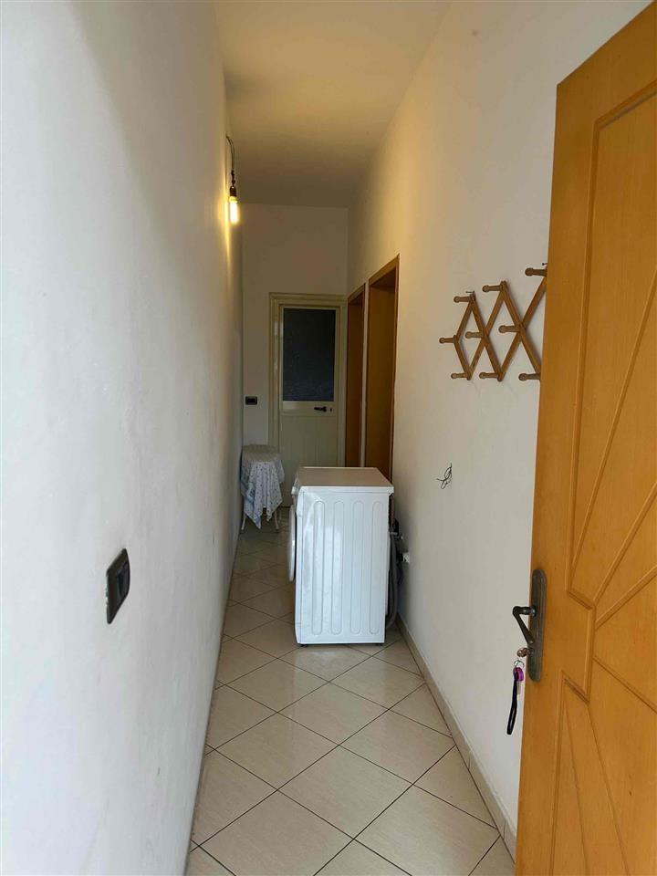 Jepet apartament me qera 1+1 mobiluar/Durrës