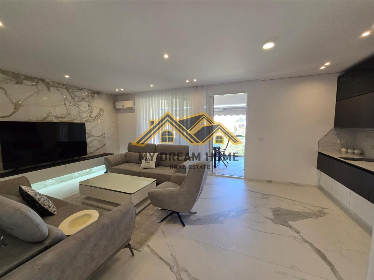 JEPET ME QIRA APARTAMENT 2+1 NE SAN PIETRO!