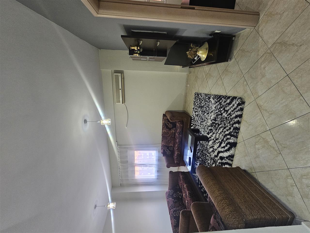 Jepet apartament me qera 1+1 70m² i mobiluar Te kastrati per