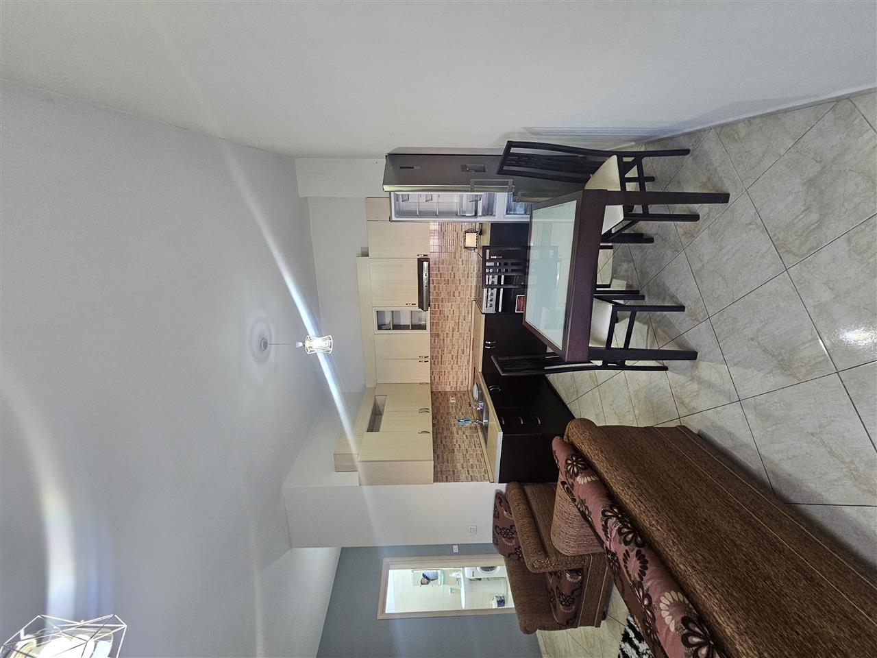 Jepet apartament me qera 1+1 70m² i mobiluar Te kastrati per