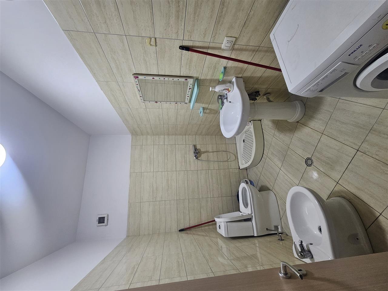 Jepet apartament me qera 1+1 70m² i mobiluar Te kastrati per