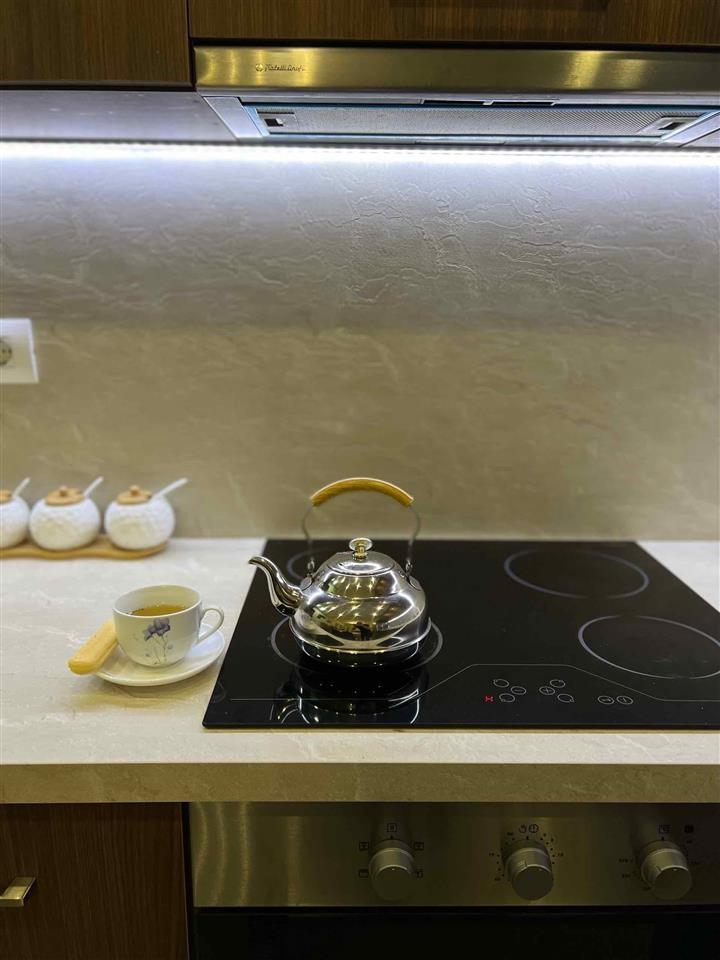 APT ME QERA 1+1 QENDER TE TIRANES