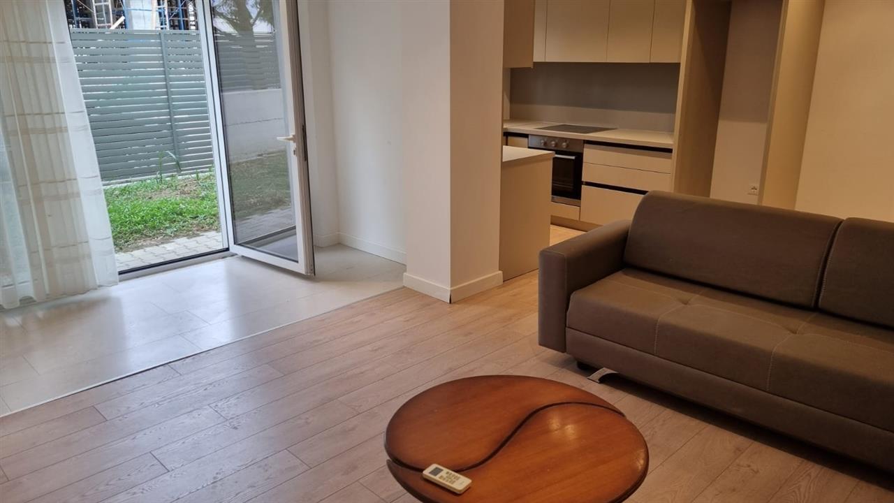 Apartament me oborr ne plazhin e Golemit, Durres