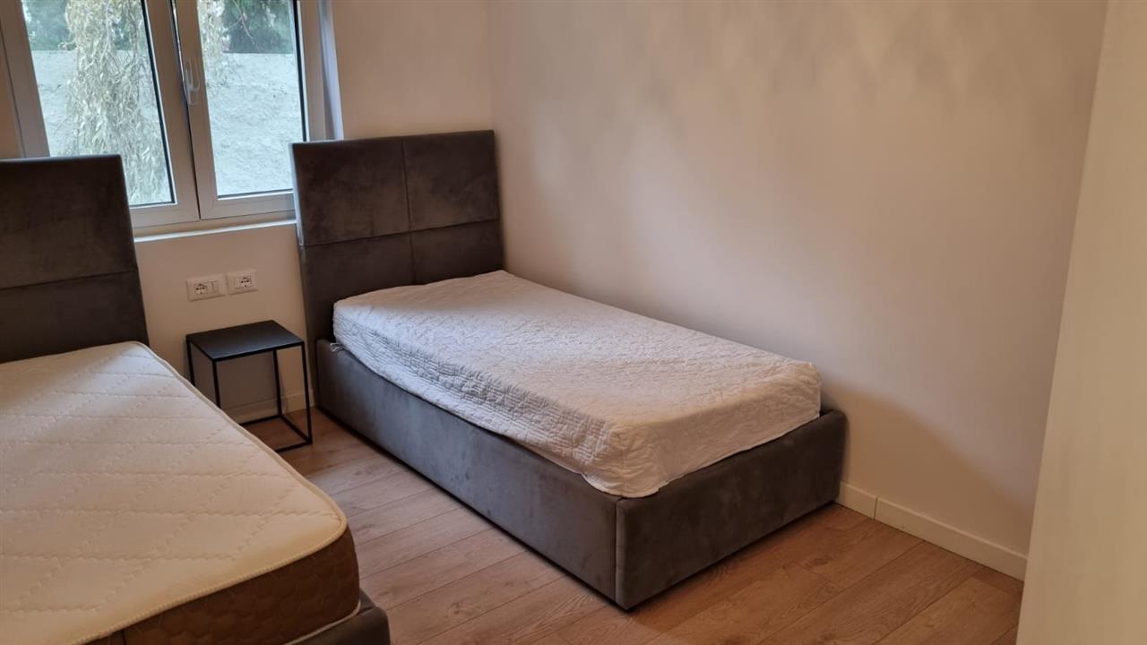 Apartament me oborr ne plazhin e Golemit, Durres