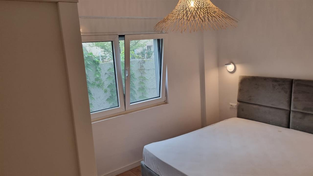 Apartament me oborr ne plazhin e Golemit, Durres