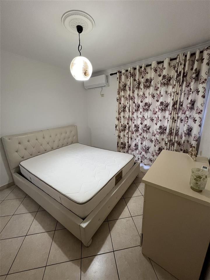 Apartament 2+1, 2 ballkone Komuna Parisit
