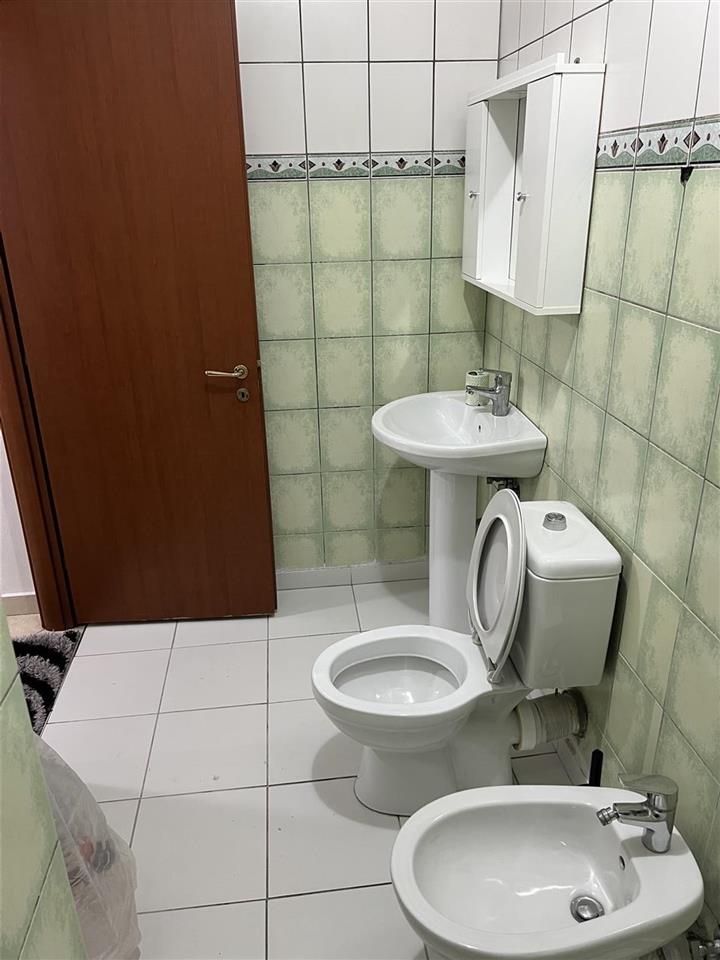 Apartament 2+1, 2 ballkone Komuna Parisit