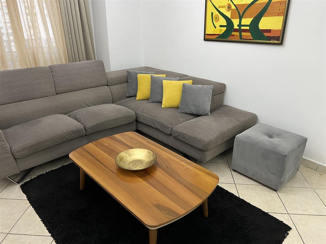 Apartament 2+1, 2 ballkone Komuna Parisit