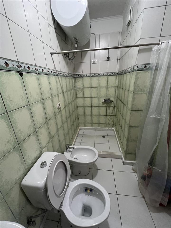Apartament 2+1, 2 ballkone Komuna Parisit