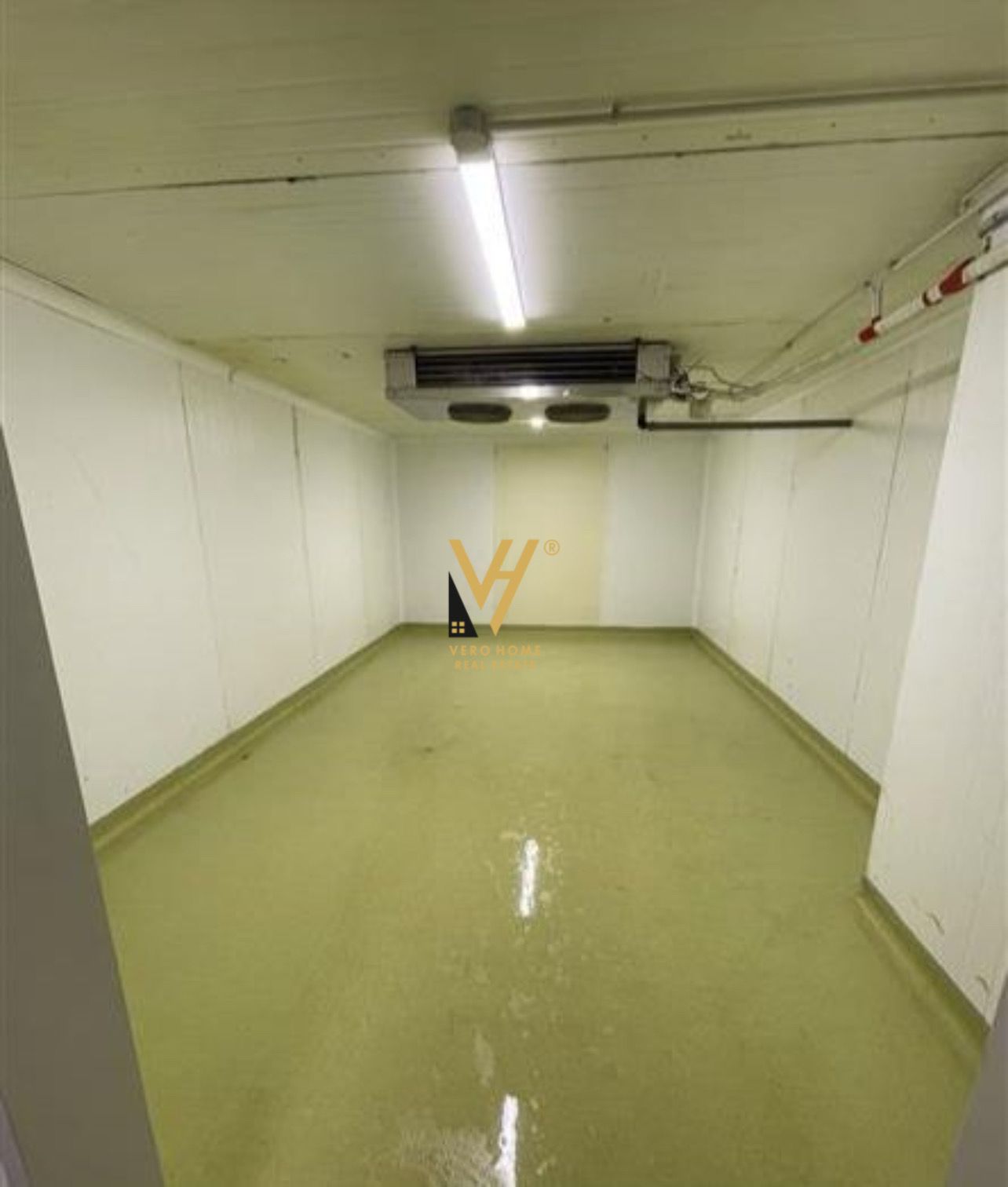 DHOMA FRIGORIFERIKE TE LIQENI I THATE 750 EURO