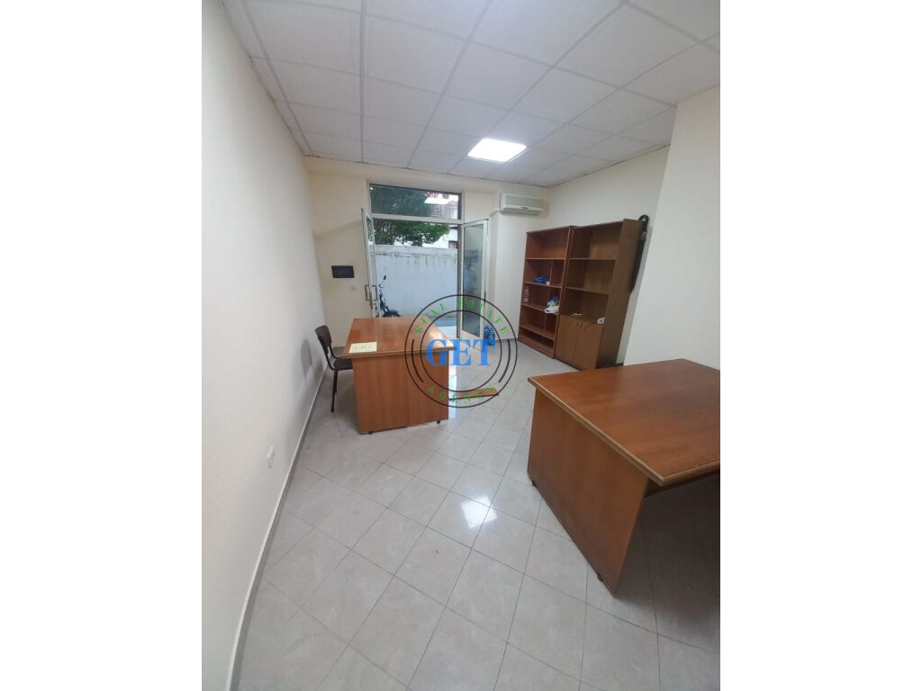 Jepet Me Qira, Ambient Biznesi, Gjykata, Durres