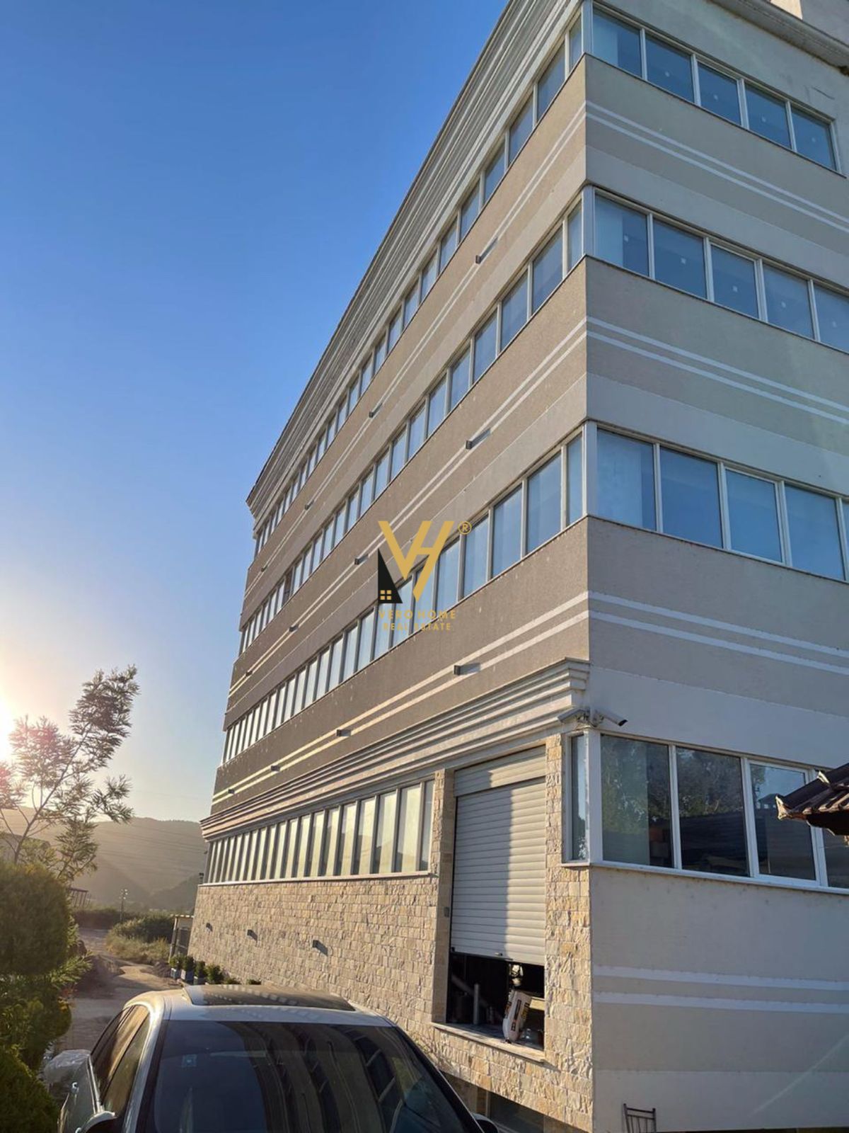 OBJEKT 607M2 ME QERA NE PEZE HELMES 3.500 EURO