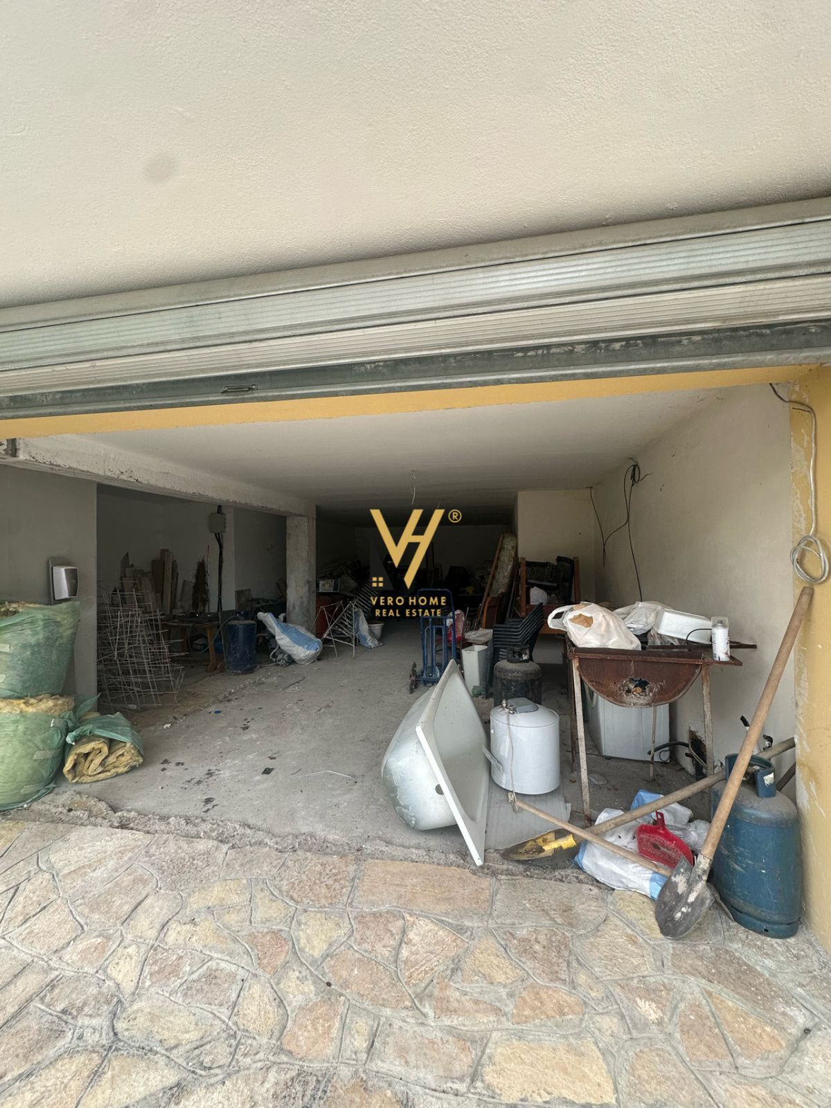 MAGAZINE 60M2 TE BLV ZHAN DARK 40.000 LEKE