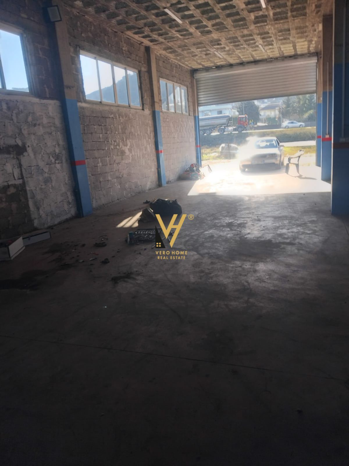 MAGAZINE 400M2 ME QERA NE VORE 1.200 EURO