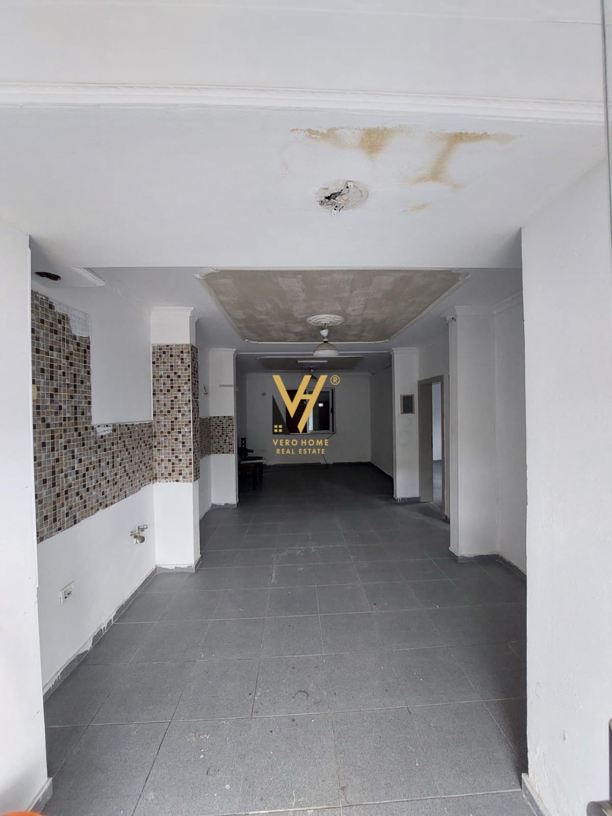 DYQAN 73 M2 ME QERA UNAZA E RE 70.000 LEKE