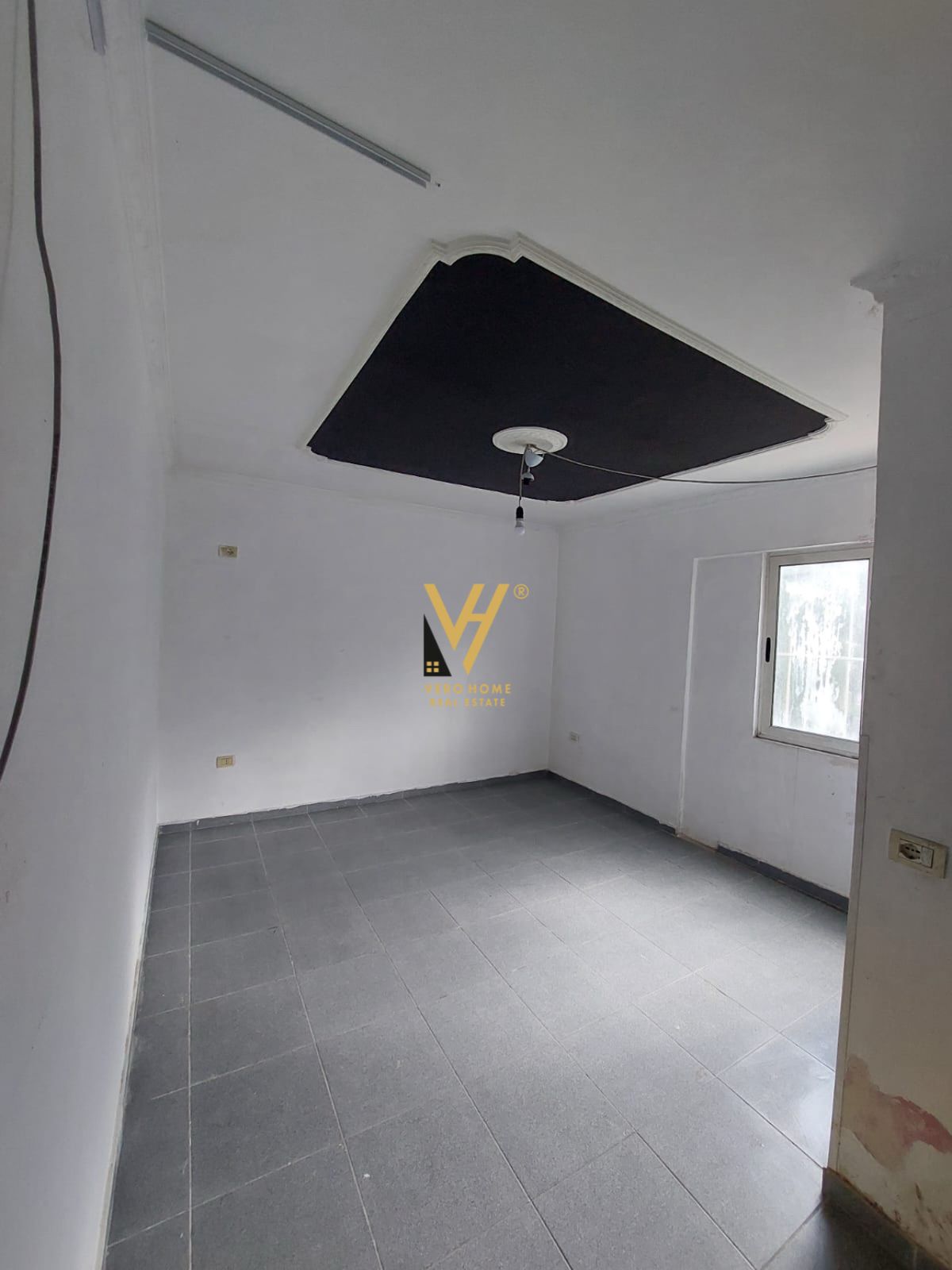 DYQAN 73 M2 ME QERA UNAZA E RE 70.000 LEKE