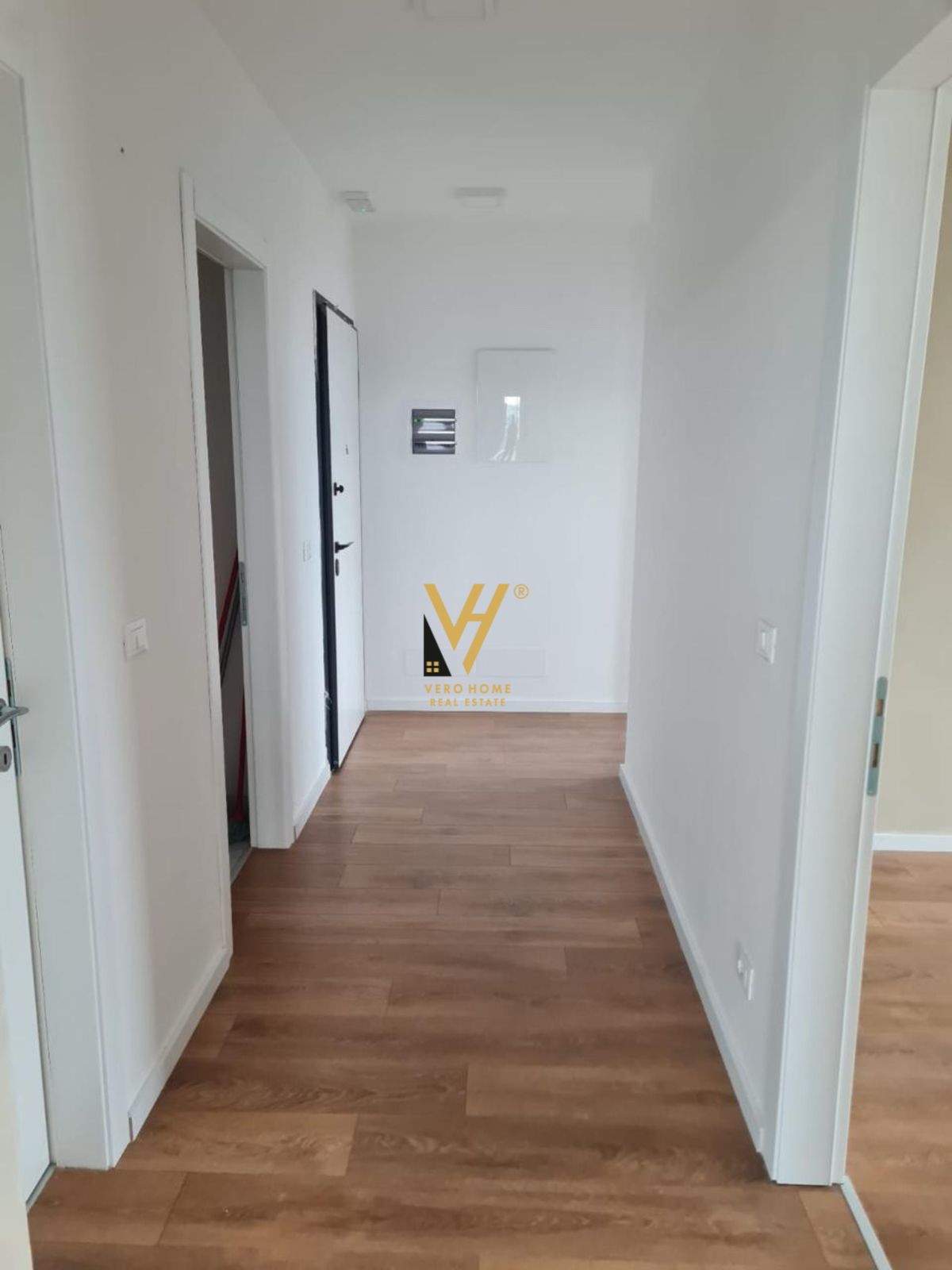 ZYRE 140 M2 TE LAKEVIEW RESIDENCE 1.600 EURO