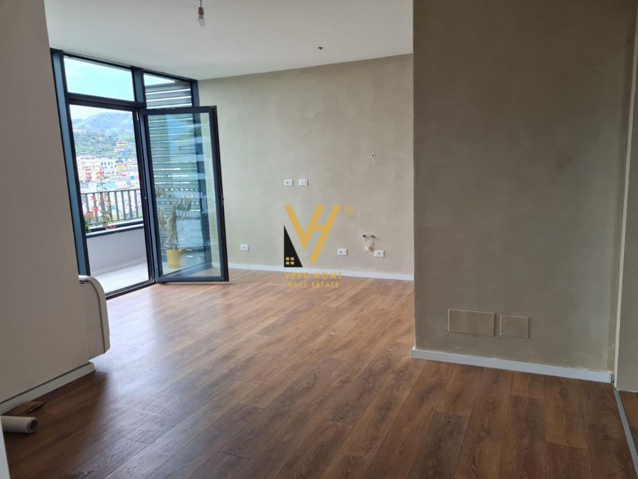 ZYRE 140 M2 TE LAKEVIEW RESIDENCE 1.600 EURO