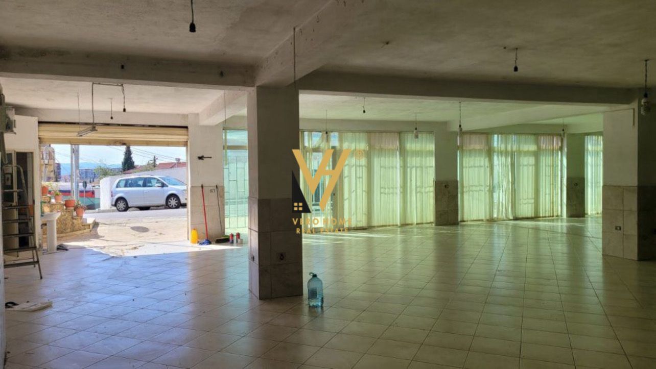 AMBIENT 400M2 TE KODRA E PRIFTIT 1.600 EURO