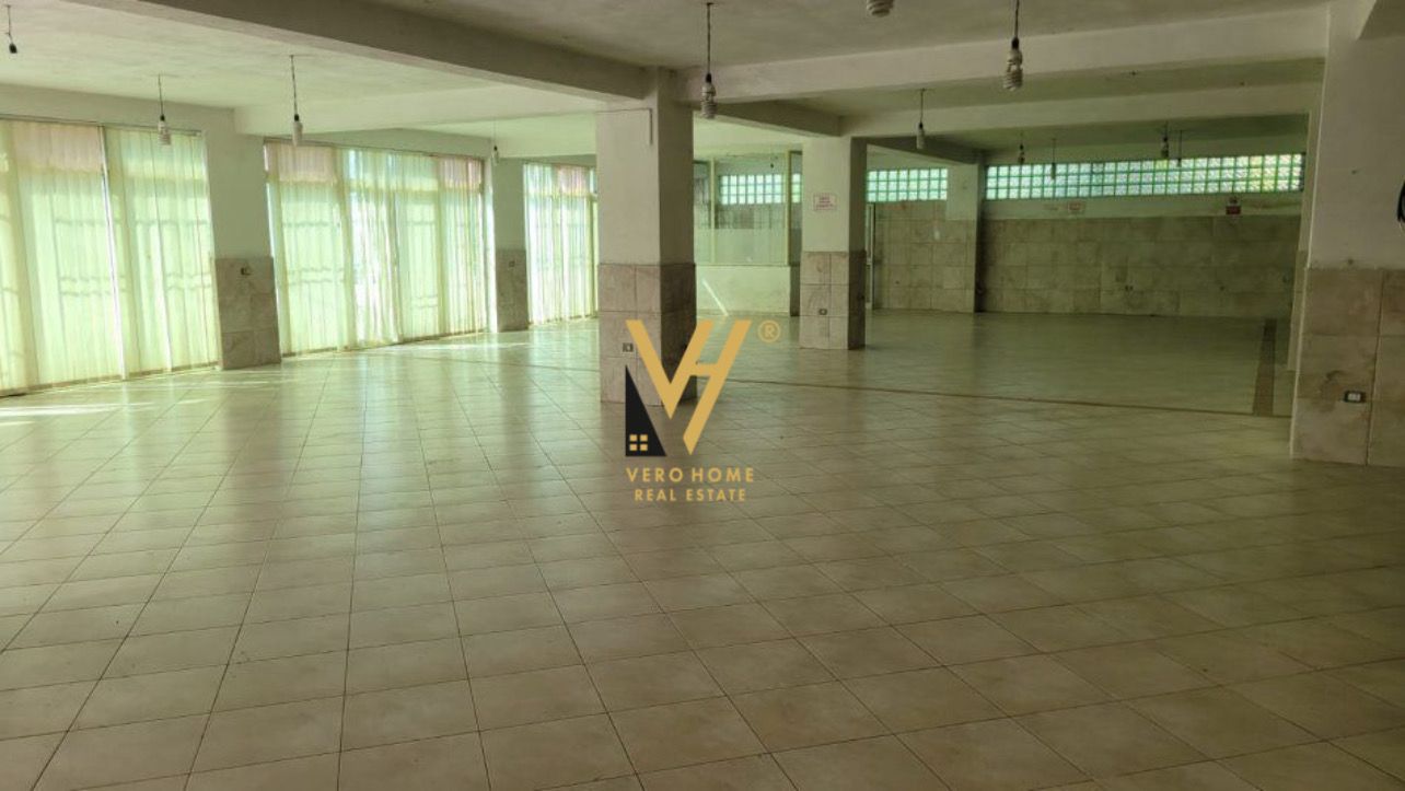 AMBIENT 400M2 TE KODRA E PRIFTIT 1.600 EURO