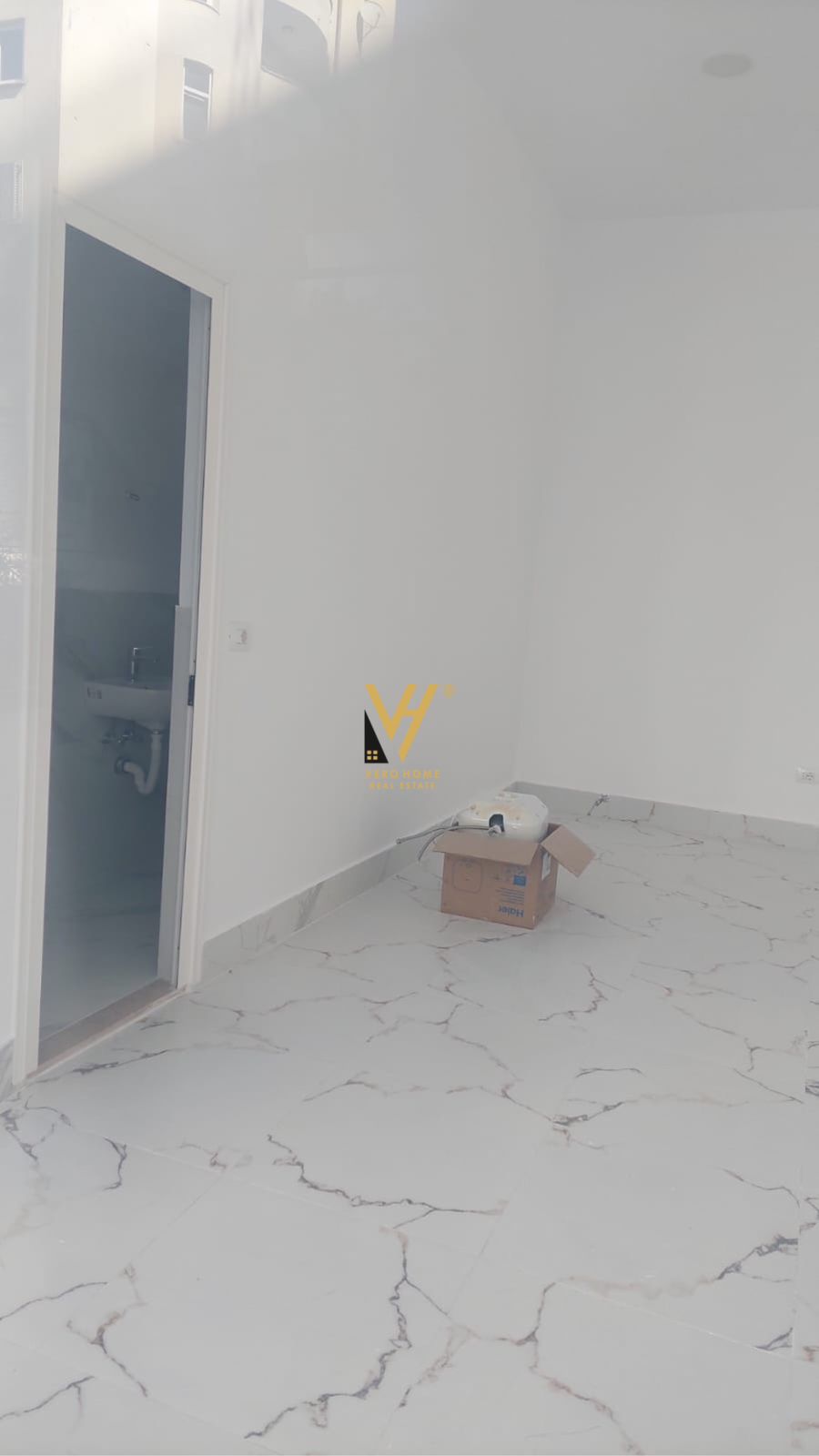 DYQAN 35 M2 ME QERA TE DONIKA CENTER 60.000 LEKE