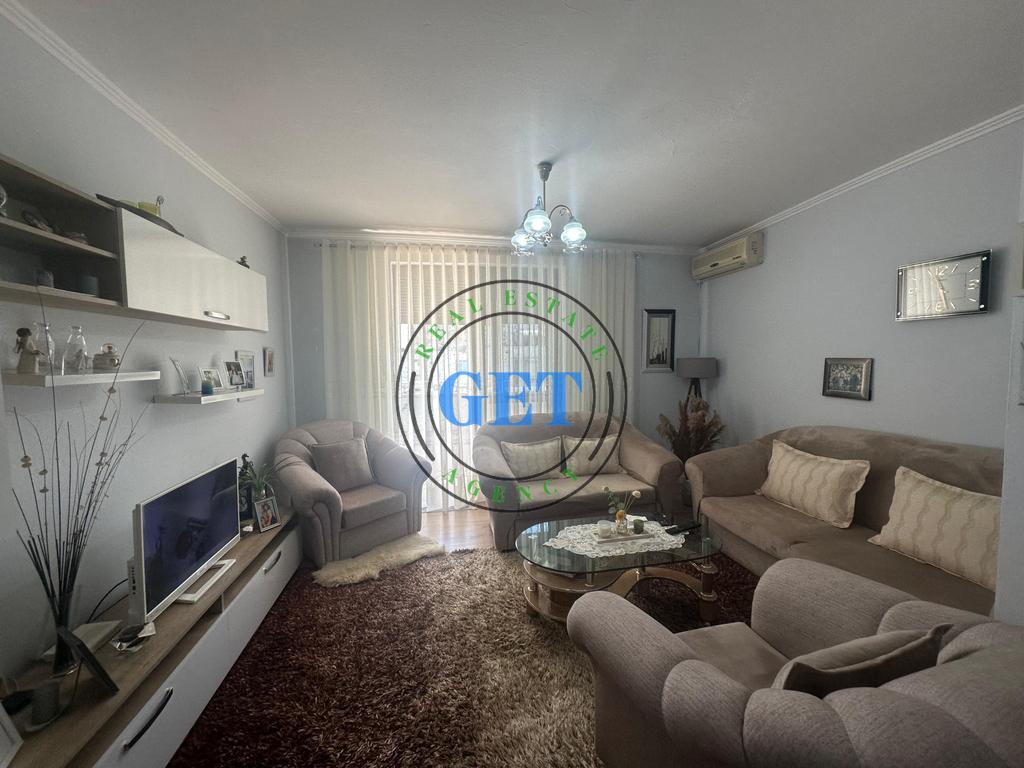 Shitet Apartament 2+1,Prane Shkolles “Qemal Mici