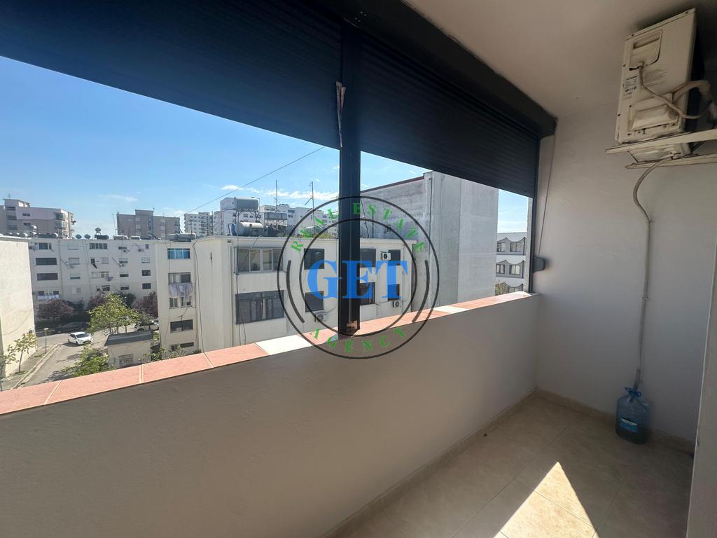Shitet Apartament 2+1,Prane Shkolles “Qemal Mici